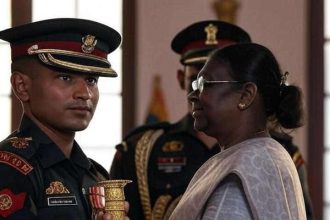 President Murmu presented Gallantry Awards to the heroes of Operation Sindoor