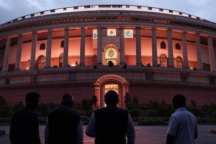 Preparations underway to bring impeachment motion against Chief Election Commissioner, Kharge and Rahul Gandhi give green signal